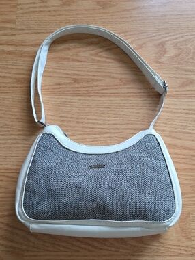 Tahari White & Gray Shoulder Bag